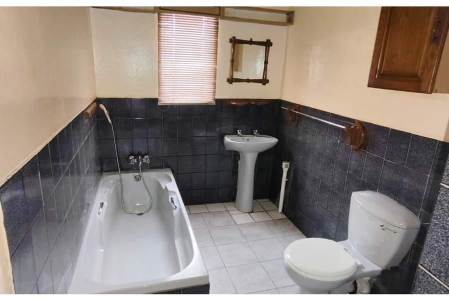 To Let 4 Bedroom Property for Rent in Pacaltsdorp Western Cape